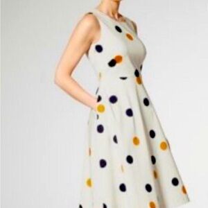 Like new!  Size 2 hidden zippers, on-seam pockets, fully lined A-Line fit